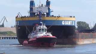 Giant 2  REM Lift 25000 in Remontowa Shipbuilding Gdańsk 02082013 [upl. by Wolfort]