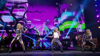 Helene Fischer  Atemlos durch die Nacht Dance Version Live aus Berlin 2015 [upl. by Aicilra139]