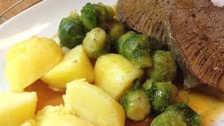 Rinderschmorbraten mit Rosenkohl und Salzkartoffeln [upl. by Nivar]