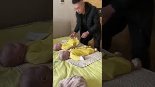 Amazing Dad Taking Care of Identical Twins 👶👶 dadwithbabies twins babyvideos [upl. by Mitch]