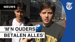 Student eerlijk over studiebeurs Uitgeven op het terras [upl. by Diba]