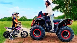 Den y cuentos geniales sobre Motos para Niños  Carreras de Motos para Niños [upl. by Atterys]