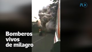 Bomberos quedaron en medio de material volcánico ayudaron a sobrevivientes Prensa Libre [upl. by Nonregla]