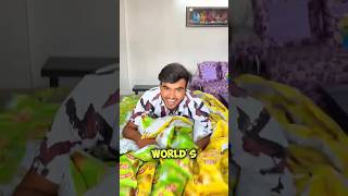 Chips ka pakket 😂 comedy funny trending viralvideo shorts youtubeshorts [upl. by Nur332]