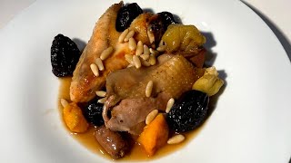 Recepta de Nadal de Carme Ruscalleda pollastre de pota blava amb prunes i pinyons [upl. by Drolyag]