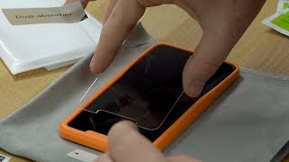 iPhone 11 PRO Max Panzerglas  POSITIONIERFILFE von Omoton  Anbringen amp erster Test  DEUTSCH [upl. by Adnolaj232]