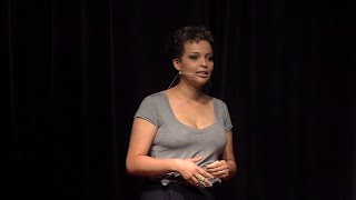 O SUS e a humanização da saúde  Júlia Rocha  TEDxLaçador [upl. by Oratnek]