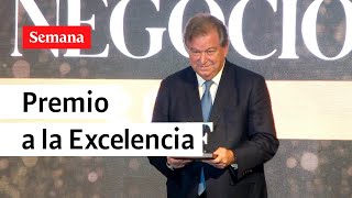 Jaime Gilinski recibe el premio a la Excelencia Empresarial 2023  Semana noticias [upl. by Velvet]