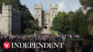 Live View of Windsor Castle after death of Queen Elizabeth II [upl. by Lebna]