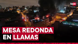 Incendio en Mesa Redonda fuego redujo a cenizas tiendas ubicadas en el jirón Andahuaylas [upl. by Ythomit]