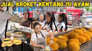 JUAL KROKET KENTANG ISI AYAM DI DEPAN SEKOLAH CHINA DARI MUDA SAMPAI ORANG TUA SEMUANYA SUKALUDES [upl. by Elburt153]