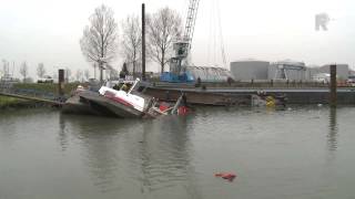 Schip gezonken in Dordtse zeehaven [upl. by Carn]