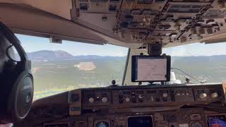 INSIDE THE FLIGHT DECK Low Approach at Flagstaff Airport in Honeywells 757200 [upl. by Harcourt]