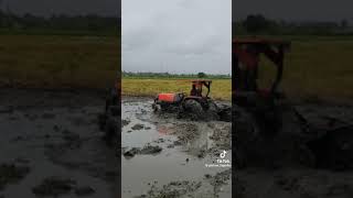 tractor arando en República Dominicana [upl. by Erdnoed]