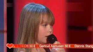 Connie Talbot amp Sarah Connor  Ave Maria  live in Ein Herz für Kinder  12122009 [upl. by Majka668]