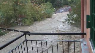 Alluvione Genova torrente Sturla 41111 dalle ore 12 alle 1430 [upl. by Keram]