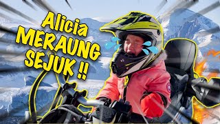 Nak tercabut kepala alicia mama tarik helmet [upl. by Malinowski]