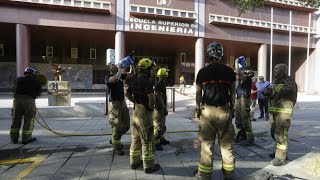 Desalojan la Escuela de Ingeniería de la Universidad de Sevilla por un incendio [upl. by Turro]