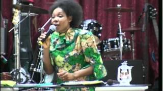 PASTEUR MIREILLE TSHILUMBA BANZA  Hadassa 2012  wwwpromochretiennecom [upl. by Nattirb]