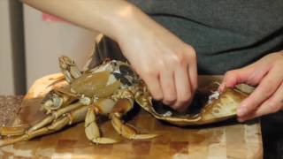 How to kill and cut crab [upl. by Cart]