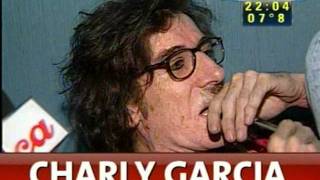 Entrevista a Charly García previa a la presentación de El Aguante en Evenos  1998 [upl. by Notsek]