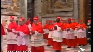 Litanie dei Santi  processione del Conclave 2005 [upl. by Reltuc]