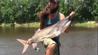 Strange 45 Pound Fish Caught On 12oz Soda Bottle [upl. by Keyte]