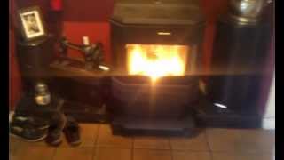 Ecoteck  Ravelli Arianna wood pellet stove [upl. by Lladnor]