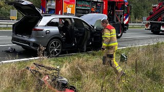 Gewonde bij ongeval op N300 problemen met openen van elektrische auto [upl. by Nylkoorb]