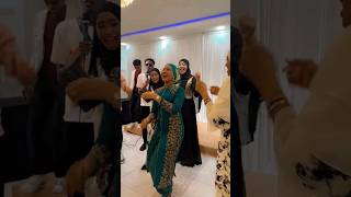 Sundus Ayanle Ladan cidi Amiira Qurux Dance Xaflada calaf amp cashaq [upl. by Ziagos]