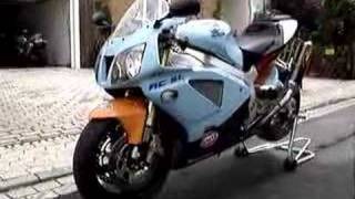 Honda VTR 1000 SP2 HRC RC51 RVT Sound Akrapovic Gulf Le Mans GP wwwvrcracingcom [upl. by Charbonneau]