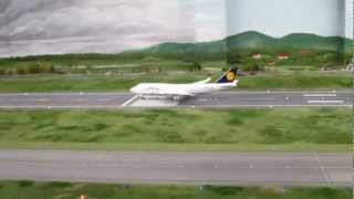 Miniatur Wunderland  Start  Landung AN124  Boeing 747 [upl. by Vaios]