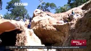 Zimbabwe Small Gold Mines Flourishing [upl. by Dmitri]