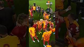 🟡🔴 Dev derbinin bitiş düdüğüyle birlikte Galatasaraylı futbolcuların yaşadığı sevinç shorts [upl. by Malcolm650]