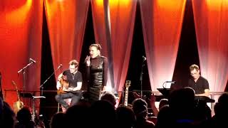 Jule Neigel  Schatten an der Wand Unplugged Live Berlin 20170916 [upl. by Anival]