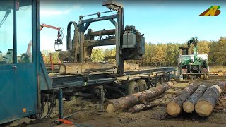 Mobiles Sägewerk Blockbandsäge im Einsatz am Waldrand Holz aus dem eigenen Wald sägen Holzwirtschaft [upl. by Attenehs]