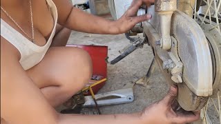 Genius Girl Repairs Bands for Electric Bicycle [upl. by Daffie]