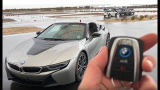 BMW i8 Roadster 2019  Encendido [upl. by Adnirim]