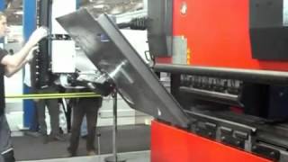 LISSMAC press brake material handling [upl. by Otte762]