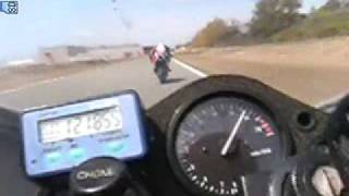 NSR250（MC18） ｖｓ CBR250ＲＲ（MC22） 20100410 1 ＨＳＲ九州 サーキットwmv [upl. by Alyek605]