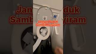 Jangan Pernah Duduk Sambil Menyiram Toilet Saat Terbang Di Pesawat faktaunik sains facts [upl. by Letch849]