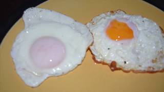 Dos maneras de preparar Huevos fritos [upl. by Leclair968]