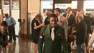 Oklahoma Sooners Football team arrives in San Antonio ahead of Valero Alamo Bowl [upl. by Kele]