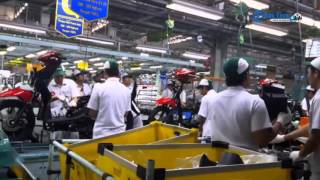 Lihat Proses Produksi Sepeda Motor Honda untuk Anda di Plant Cikarang [upl. by Lenora]