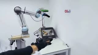 qb SoftHand Research integrated with a cobot UR5 by Universal Robots and controlled by BeBop Glove [upl. by Chaworth457]