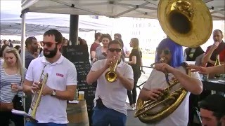 Yabanda à la Foire au Jambon de Bayonne 2016 quotKalashnikovquot [upl. by Noicpecnoc]