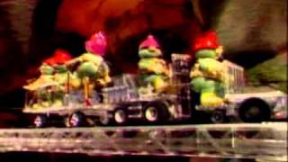 Doozer march song Fraggle rock S01E19 [upl. by Kondon]