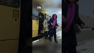 Un chauffeur de bus fait preuve de gentillesse à l égard d un chien 😱😱😱 [upl. by Ardnosak]