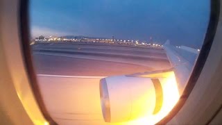 Airplane engine quotbackfiresquot during reverse  Las Vegas McCarran Airbus A330 Compressor Stall [upl. by Roxie]