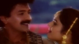 Aavesham  Muddoyamma Muddu Video Song  Rajasekhar Nagma Madhu Bala [upl. by Elmajian]